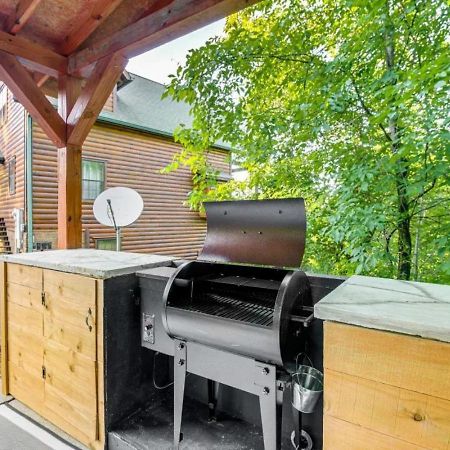 Fabulous Pet-Friendly, Family Cabin With Outdoor Kitchen, Hot Tub, Sauna, Fireplace, Theater Room, Arcade, Pool Table, And Fire Pit Within Minuties Of Dollywood セバービル エクステリア 写真