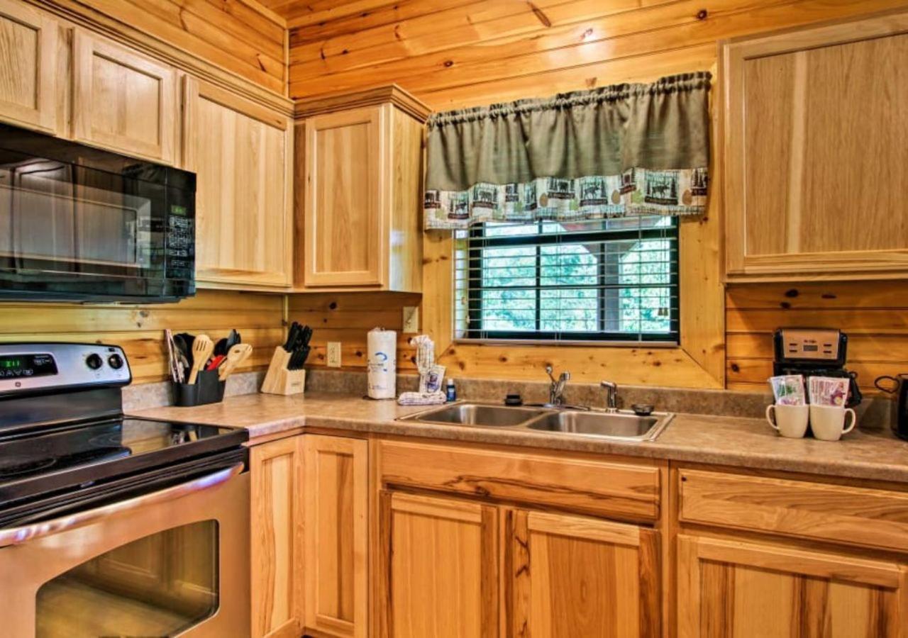 Fabulous Pet-Friendly, Family Cabin With Outdoor Kitchen, Hot Tub, Sauna, Fireplace, Theater Room, Arcade, Pool Table, And Fire Pit Within Minuties Of Dollywood セバービル エクステリア 写真