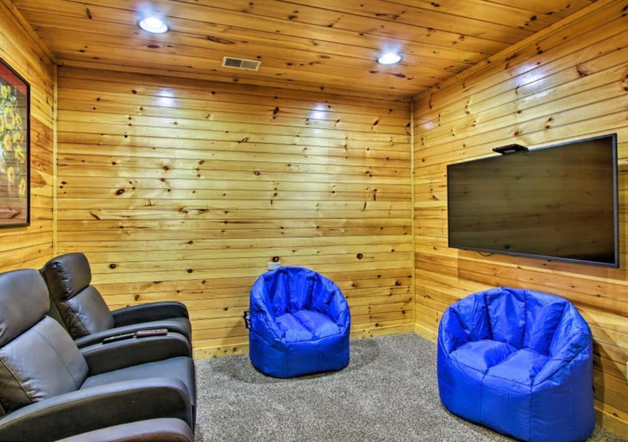 Fabulous Pet-Friendly, Family Cabin With Outdoor Kitchen, Hot Tub, Sauna, Fireplace, Theater Room, Arcade, Pool Table, And Fire Pit Within Minuties Of Dollywood セバービル エクステリア 写真