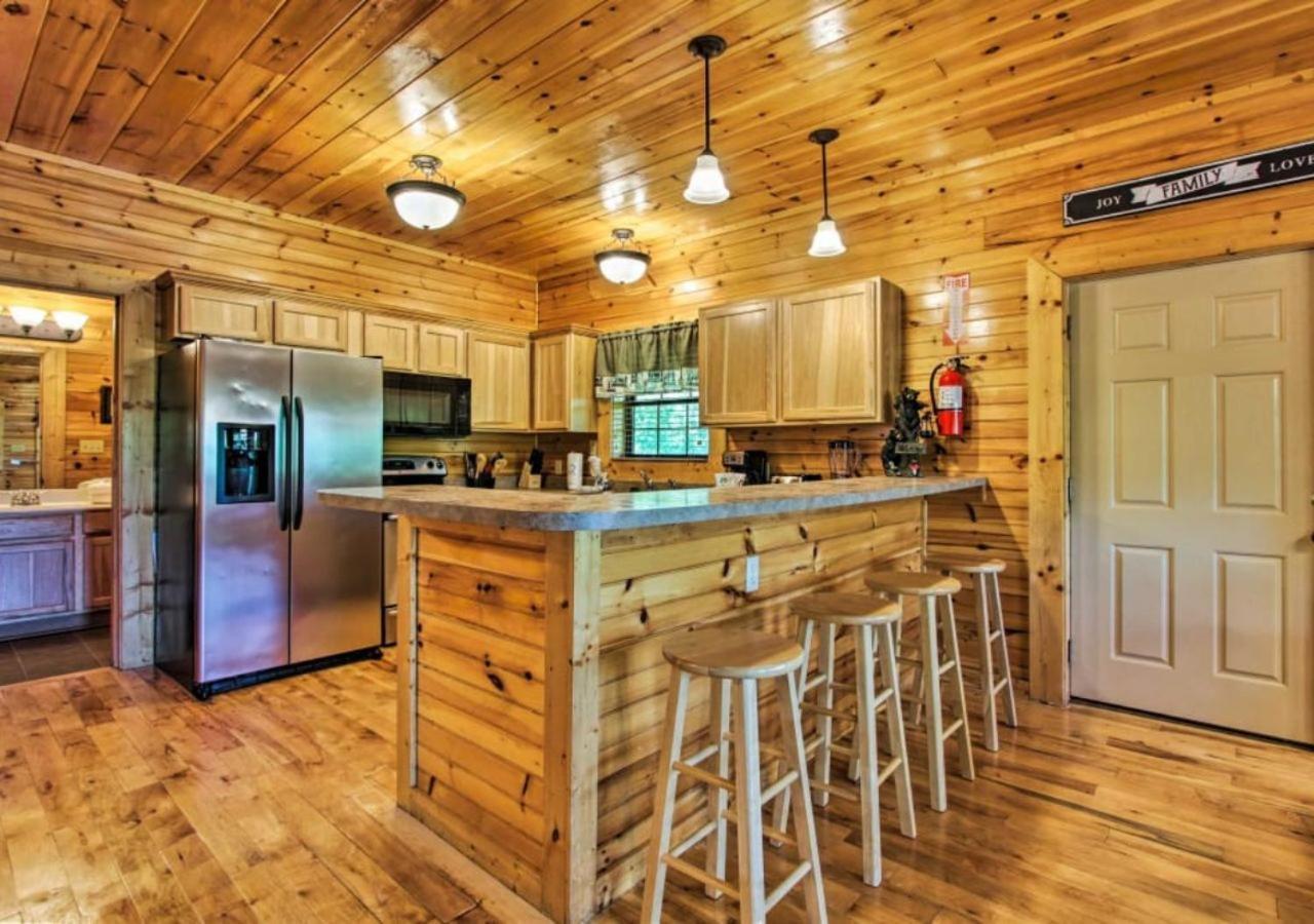 Fabulous Pet-Friendly, Family Cabin With Outdoor Kitchen, Hot Tub, Sauna, Fireplace, Theater Room, Arcade, Pool Table, And Fire Pit Within Minuties Of Dollywood セバービル エクステリア 写真