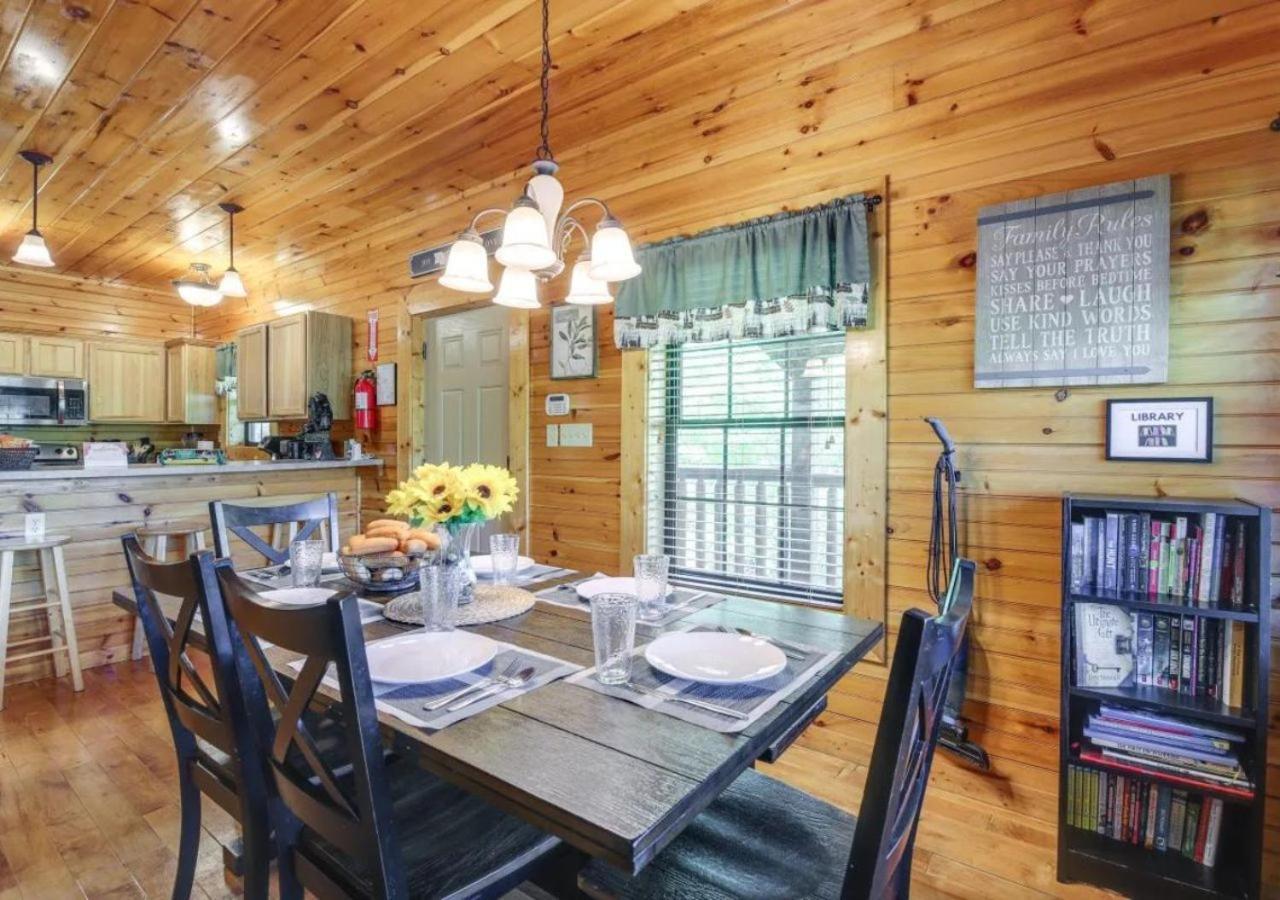 Fabulous Pet-Friendly, Family Cabin With Outdoor Kitchen, Hot Tub, Sauna, Fireplace, Theater Room, Arcade, Pool Table, And Fire Pit Within Minuties Of Dollywood セバービル エクステリア 写真