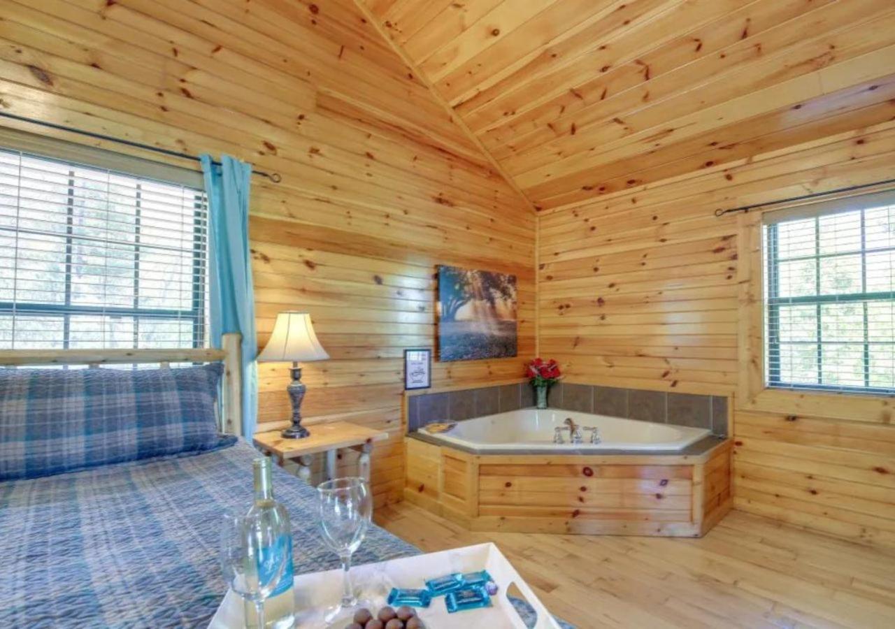 Fabulous Pet-Friendly, Family Cabin With Outdoor Kitchen, Hot Tub, Sauna, Fireplace, Theater Room, Arcade, Pool Table, And Fire Pit Within Minuties Of Dollywood セバービル エクステリア 写真