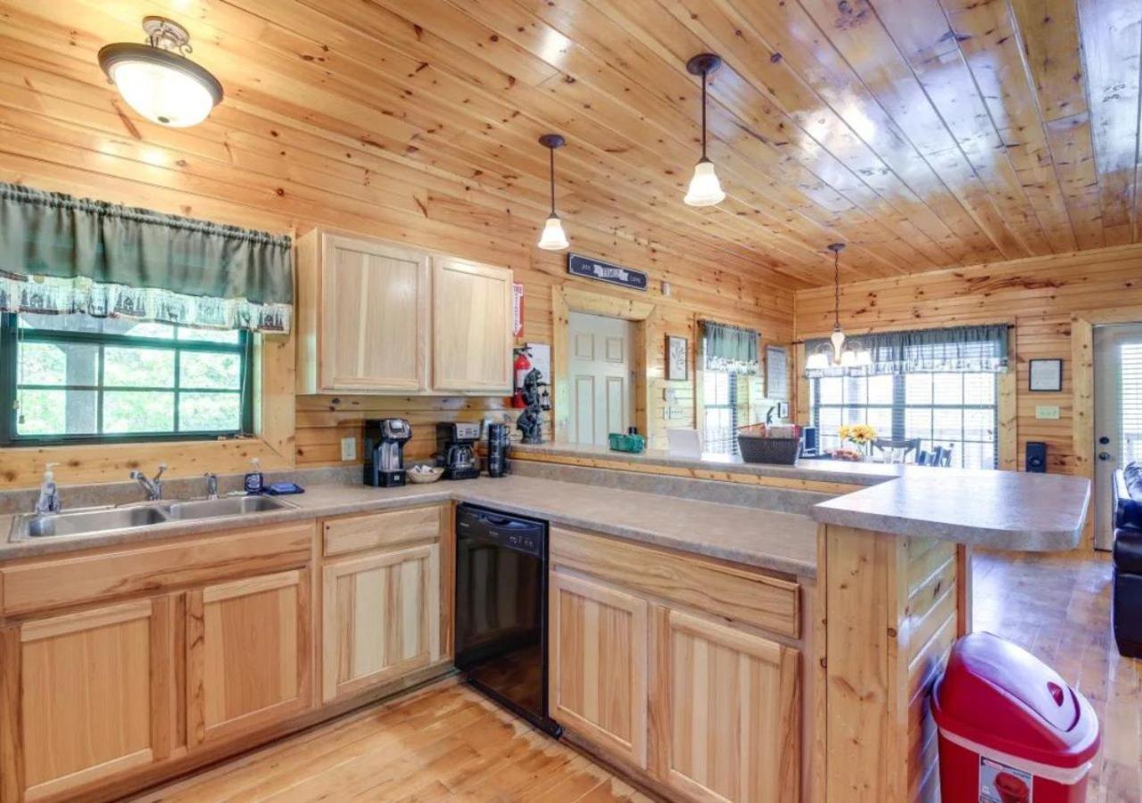 Fabulous Pet-Friendly, Family Cabin With Outdoor Kitchen, Hot Tub, Sauna, Fireplace, Theater Room, Arcade, Pool Table, And Fire Pit Within Minuties Of Dollywood セバービル エクステリア 写真