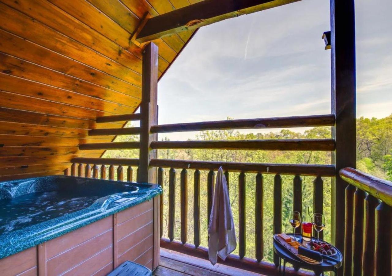 Fabulous Pet-Friendly, Family Cabin With Outdoor Kitchen, Hot Tub, Sauna, Fireplace, Theater Room, Arcade, Pool Table, And Fire Pit Within Minuties Of Dollywood セバービル エクステリア 写真