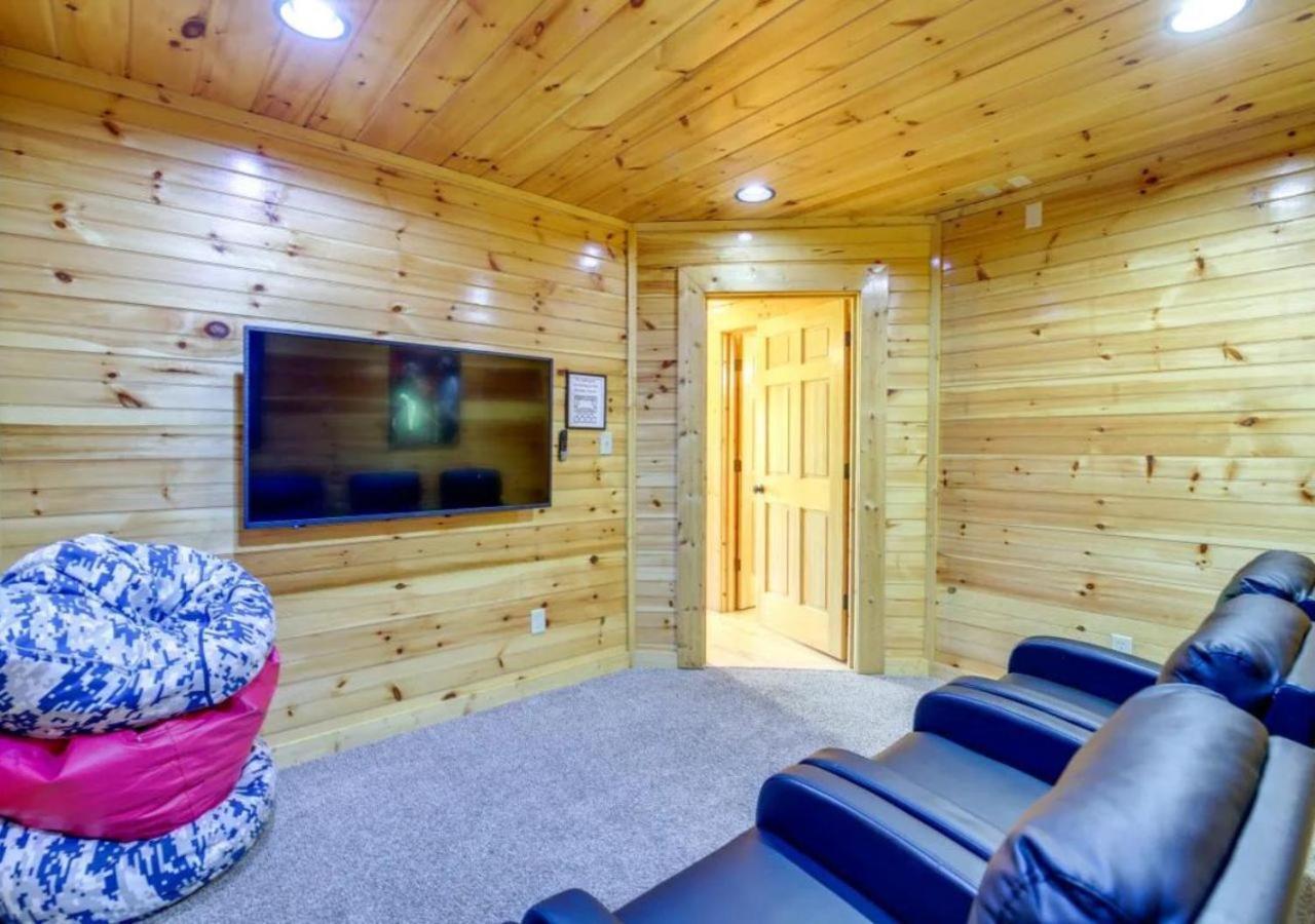 Fabulous Pet-Friendly, Family Cabin With Outdoor Kitchen, Hot Tub, Sauna, Fireplace, Theater Room, Arcade, Pool Table, And Fire Pit Within Minuties Of Dollywood セバービル エクステリア 写真